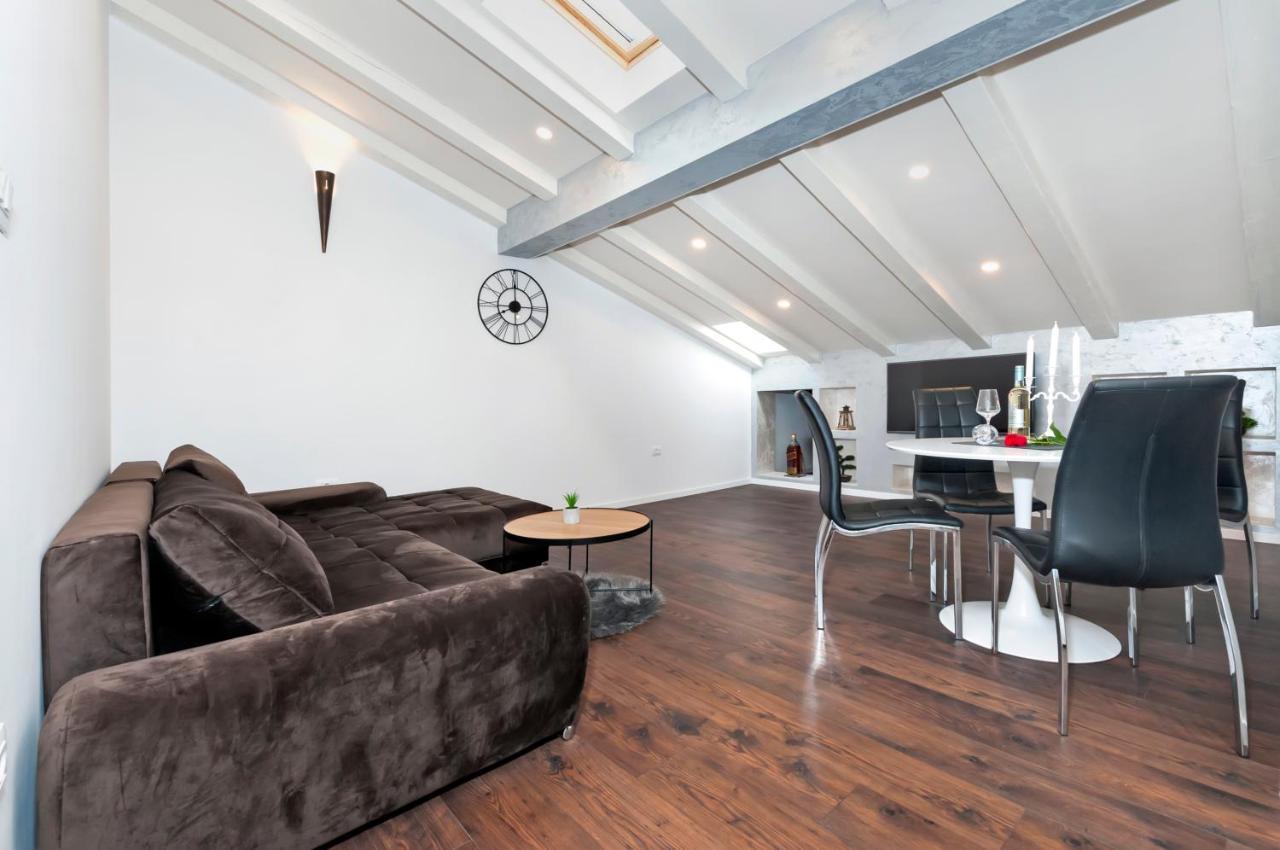 Deluxe Apartments A&A - 2 Ровинь Экстерьер фото