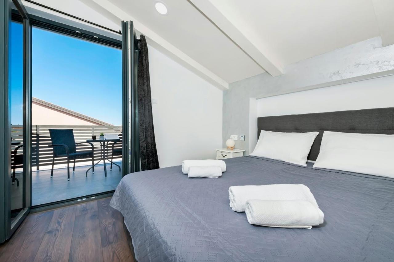 Deluxe Apartments A&A - 2 Ровинь Экстерьер фото
