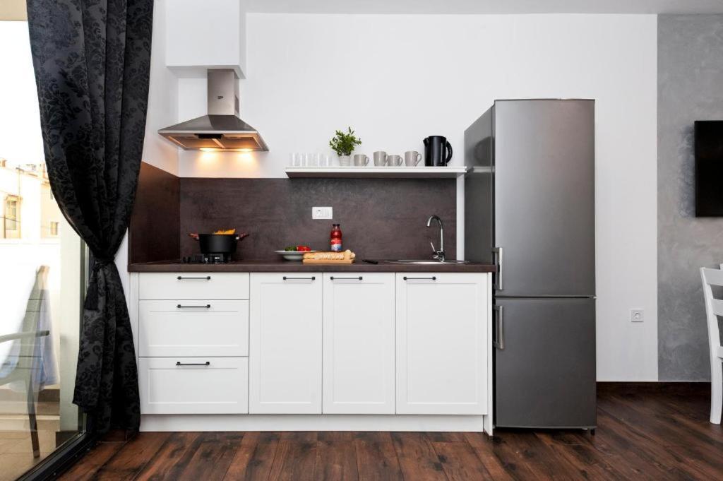 Deluxe Apartments A&A - 2 Ровинь Экстерьер фото