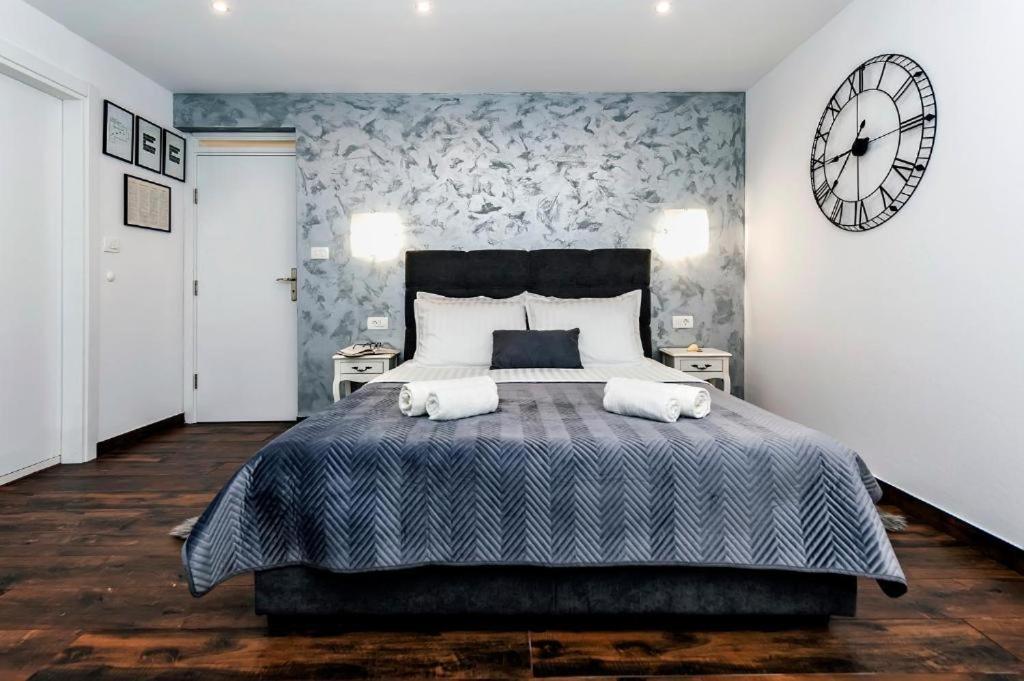 Deluxe Apartments A&A - 2 Ровинь Экстерьер фото