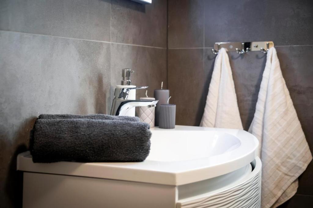 Deluxe Apartments A&A - 2 Ровинь Экстерьер фото