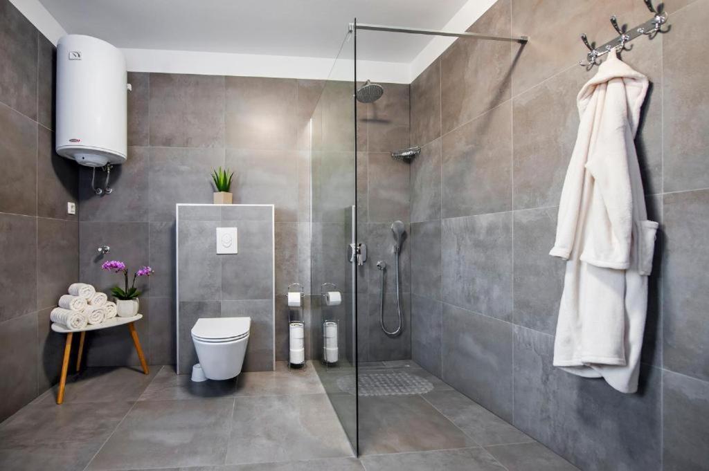Deluxe Apartments A&A - 2 Ровинь Экстерьер фото