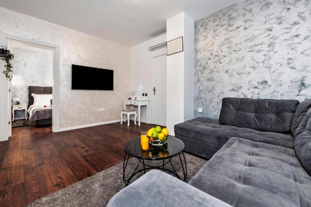 Deluxe Apartments A&A - 2 Ровинь Экстерьер фото